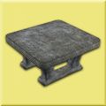 Высеченный каменный квадратный стол.jpg